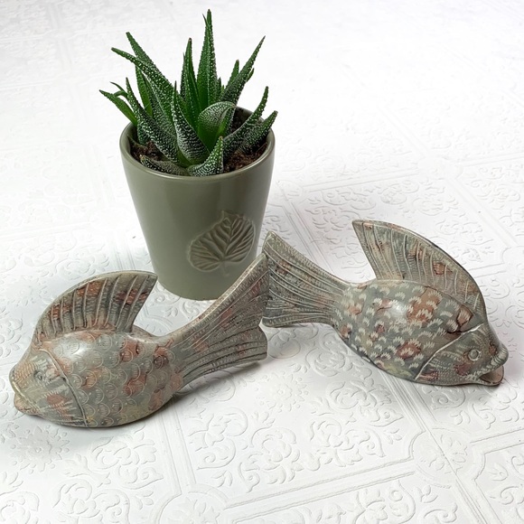 Pair of 2 Detailed Fish Soapstone Carvings - Picture 6 of 8